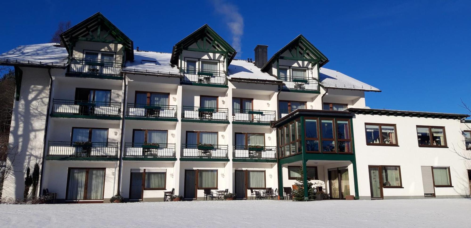Hotel & Ferienappartements Edelweiss Виллинген Экстерьер фото